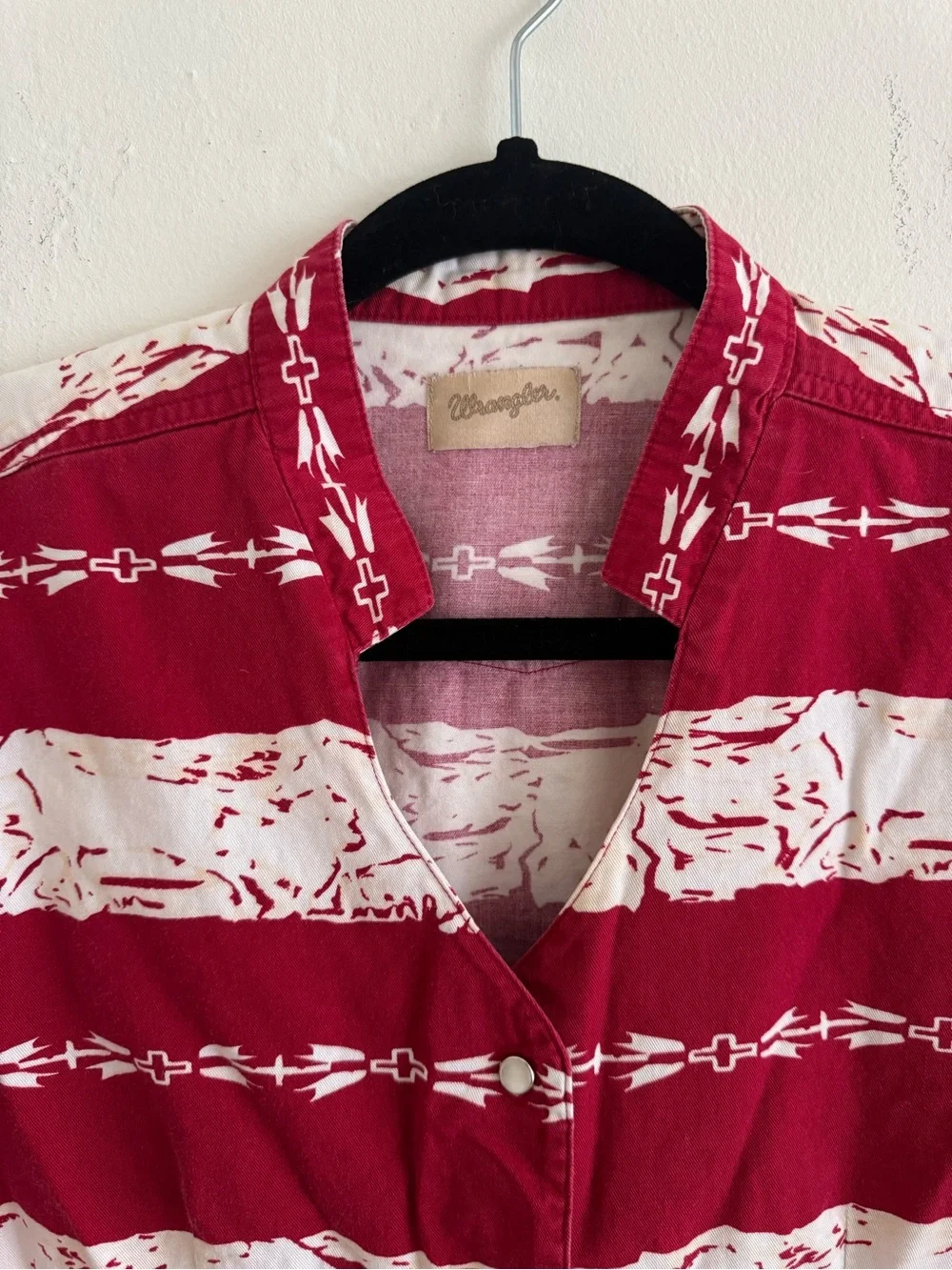 Vintage 90s Wrangler Red and White Western Button Up - Picture 2 of 7